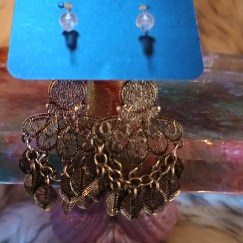 Paparazzi Silver Filigree Leaf Earrings - Picture 3 of 3